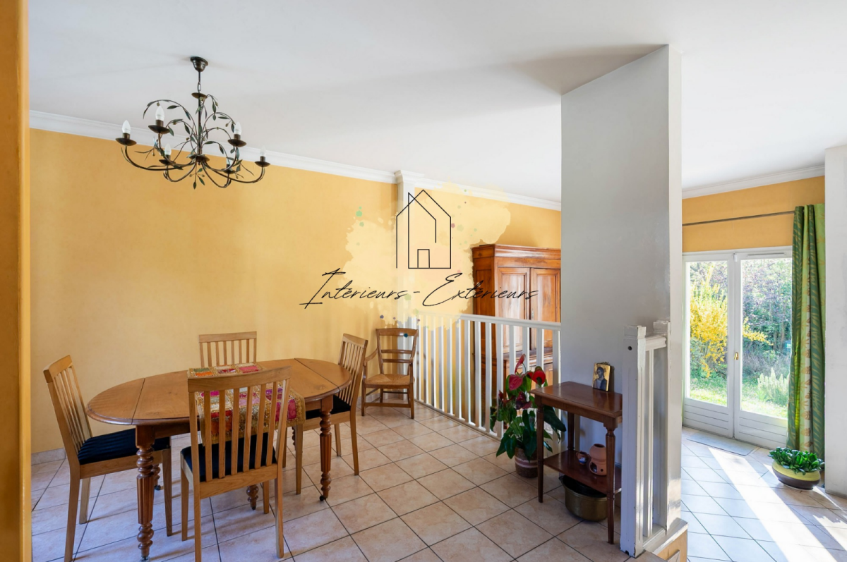 Photo 3 : Maison Familiale - 6 pièces - 4 chambres à Jouy-le-Moutier