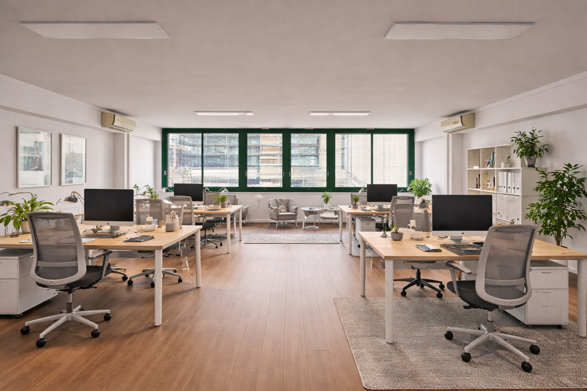 Photo 1 : OPEN SPACE / PLATEAU NEUF – Emplacement stratégique  55 m²