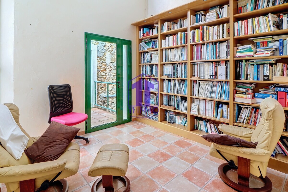 Photo 7 : Maison - Saint-Laurent-de-la-Cabrerisse - 230m²