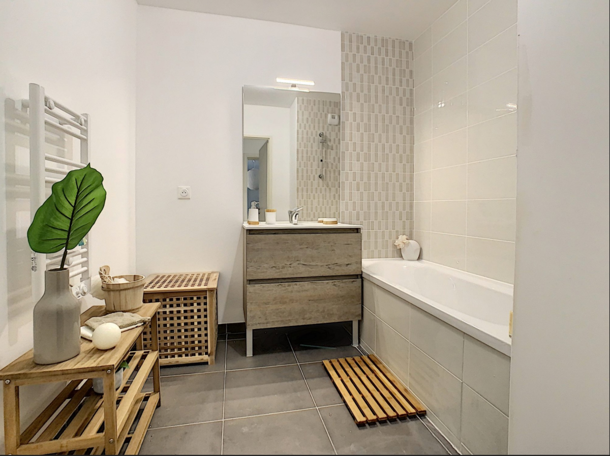 Photo 3 : T4 lumineux avec balcon et parking- Lyon - 85m²