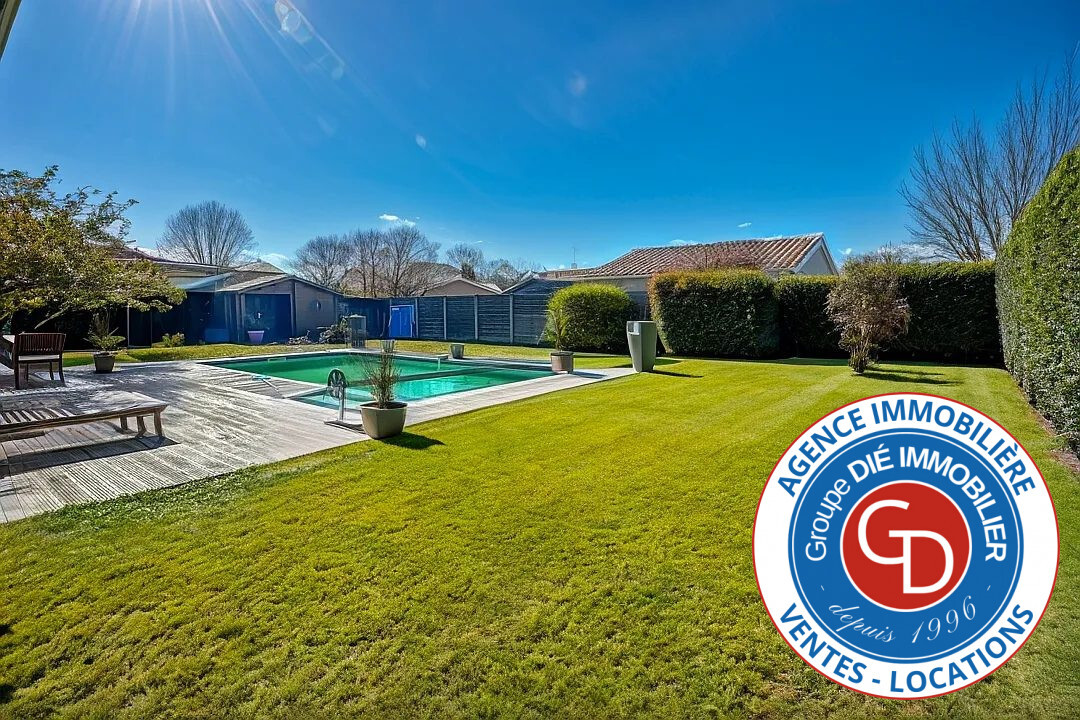 Photo 5 : Très belle villa de plain-pied avec piscine