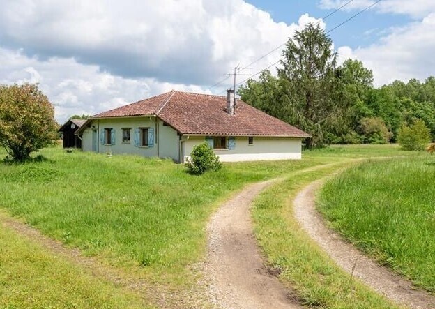 Photo 2 : Maison - Saint-Pierre-du-Mont - 136m²