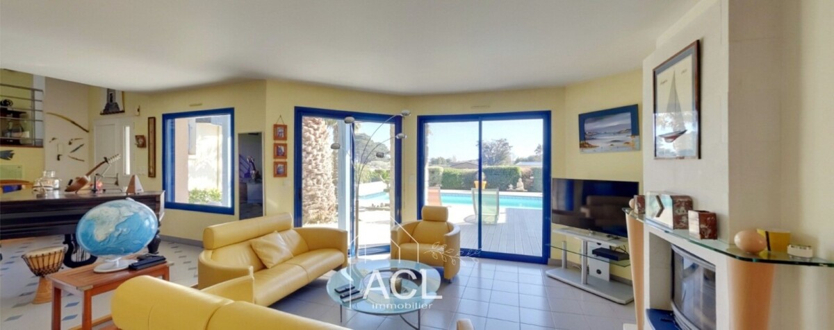 Photo 5 : Maison d’architecte avec piscine à 200 m des plages