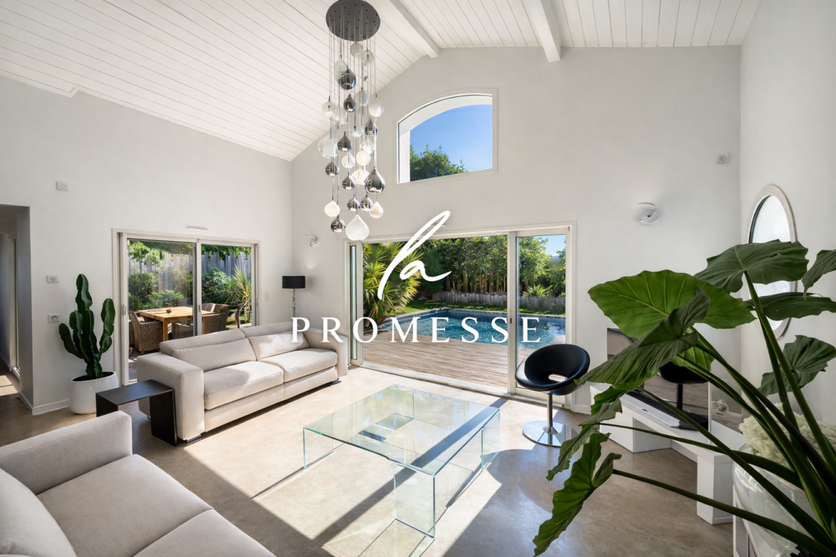 Photo 2 : FAMILY HOUSE - Terrasse & Piscine