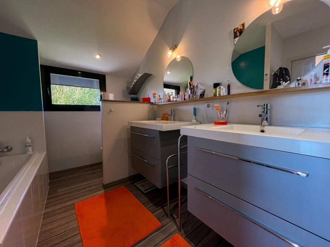 Photo 10 : Villa contemporaine signée par un architecte avec piscine