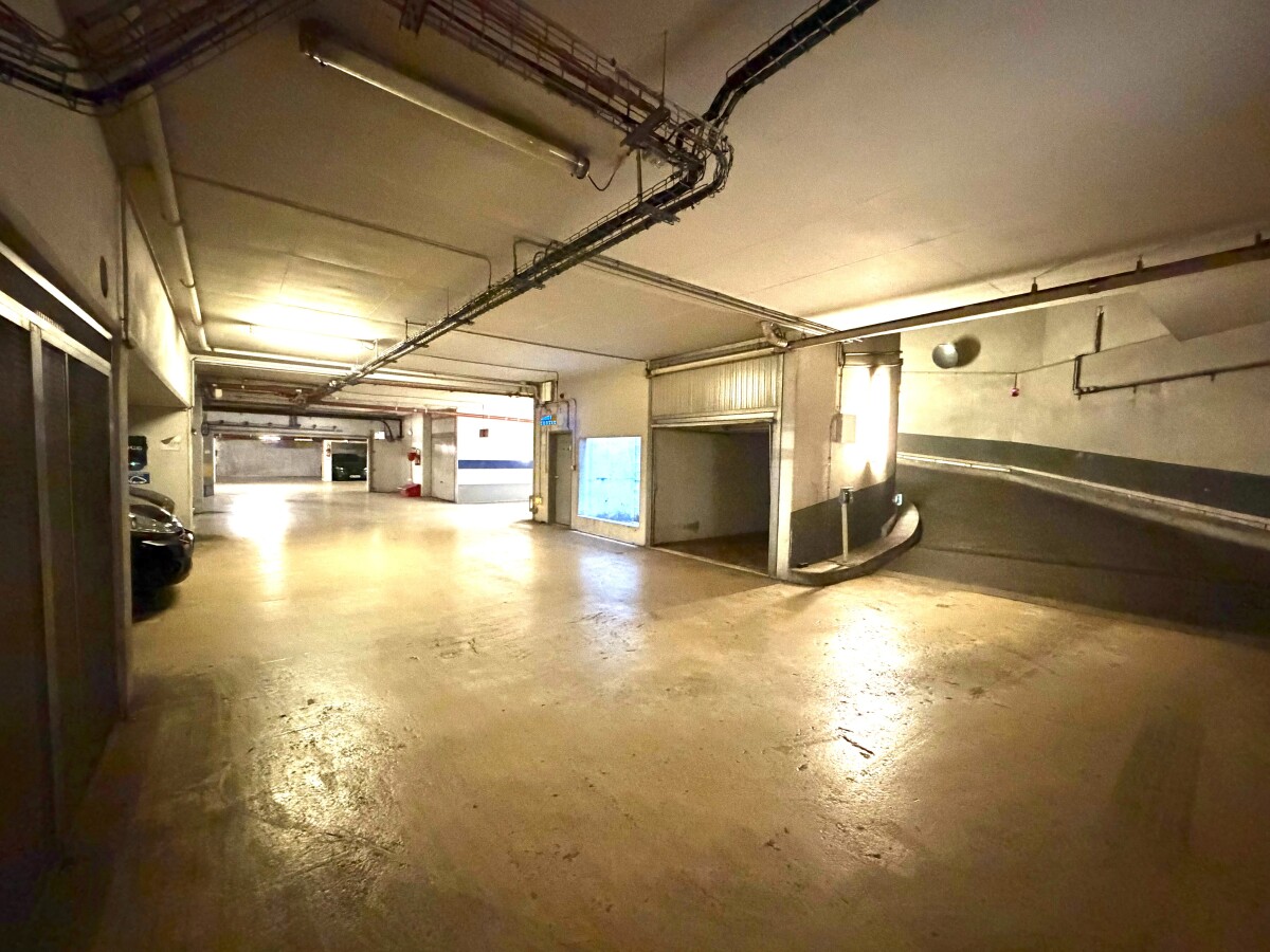 Photo 2 : Garage | Box - Paris 15ème - 13m²