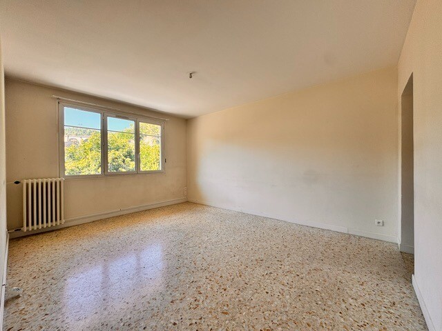 Photo 5 : Appartement 4 pièces 98 m2 / Balcon/ Parking / L'escaréne