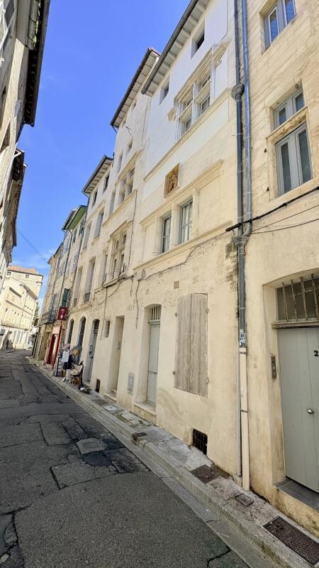Photo 3 : Coup de coeur pour ce Charmant T2 de 52 m² sous les toits – Intramuros, quartier recherché avignonnais
