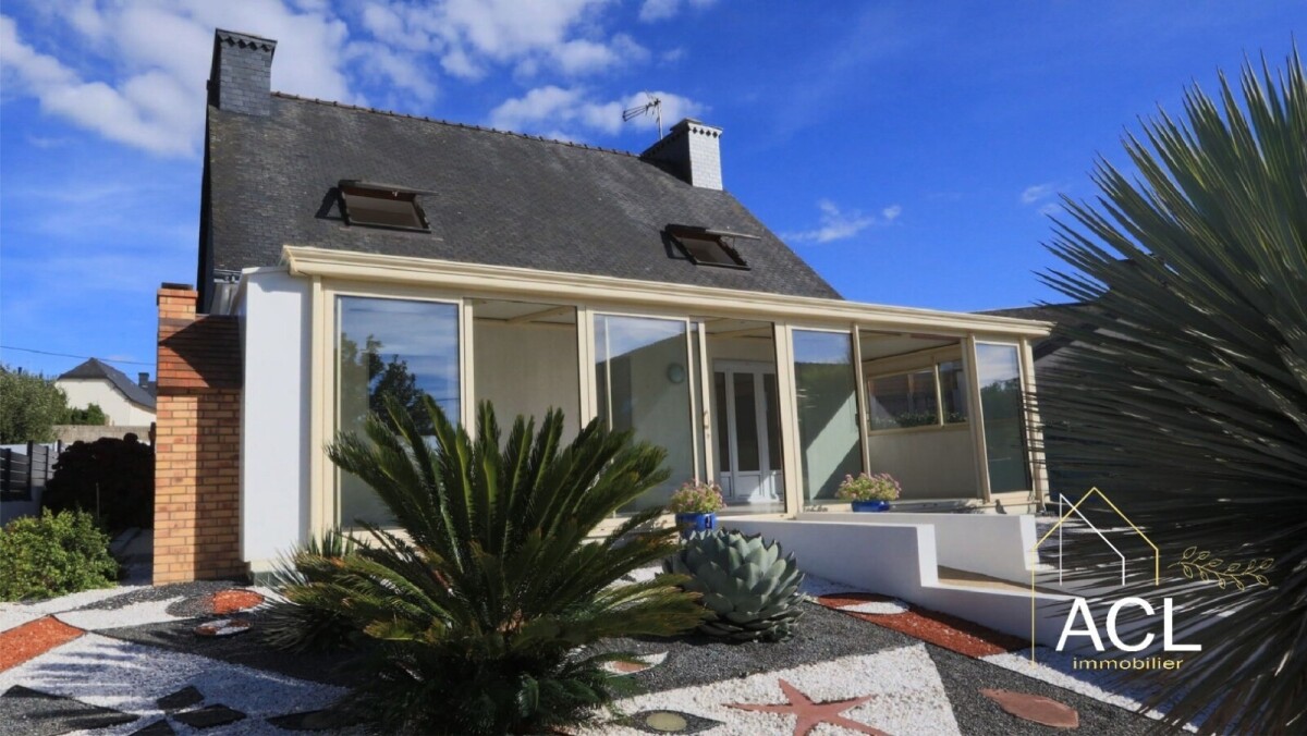 Photo 2 : Maison rénovée de 4 chambres avec commerces à pieds