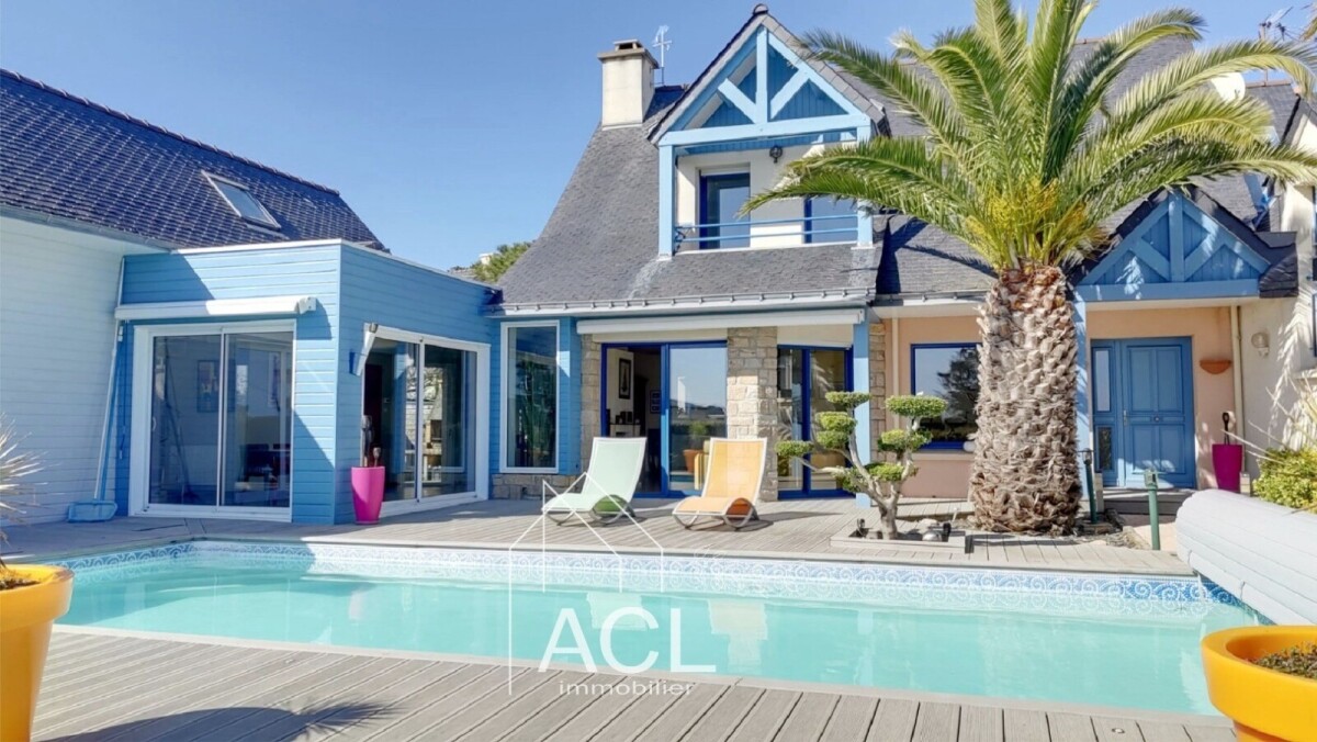 Photo 1 : Maison d’architecte avec piscine à 200 m des plages