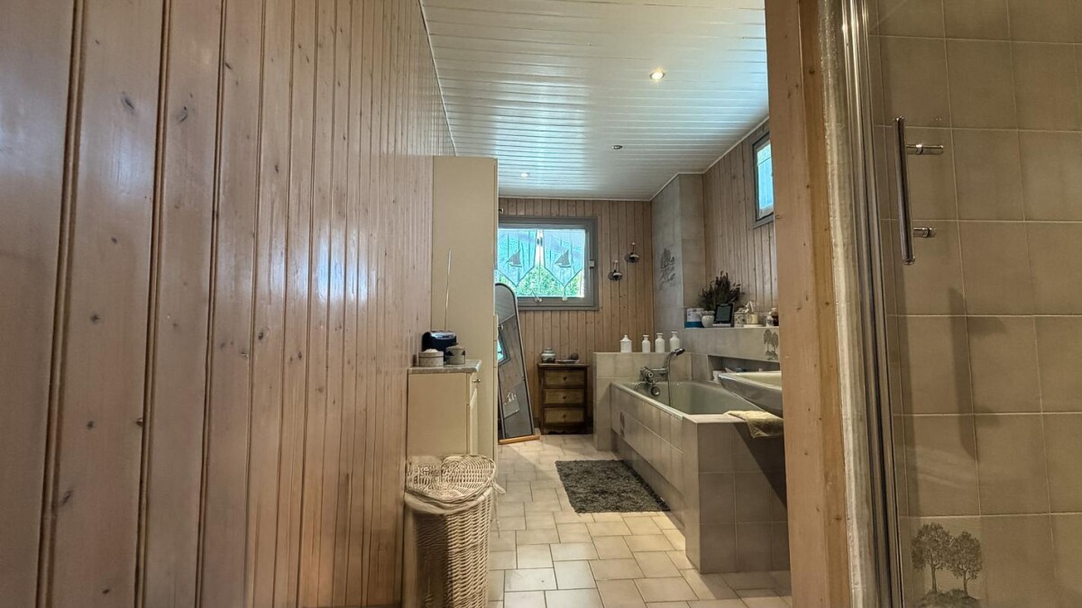 Photo 9 : Maison poitevine de caractère avec piscine et jardin paysage