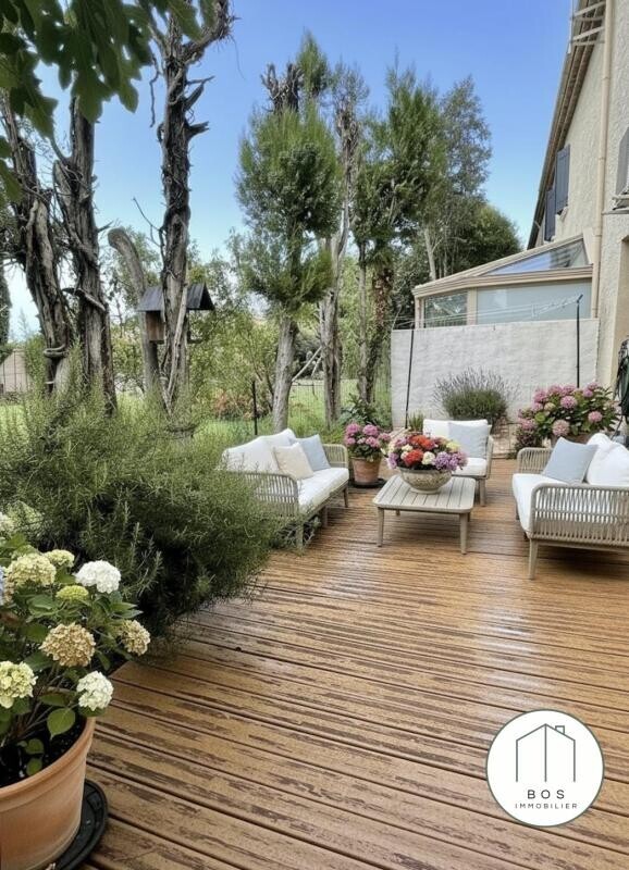 Photo 5 : Maison avec piscine et garage
