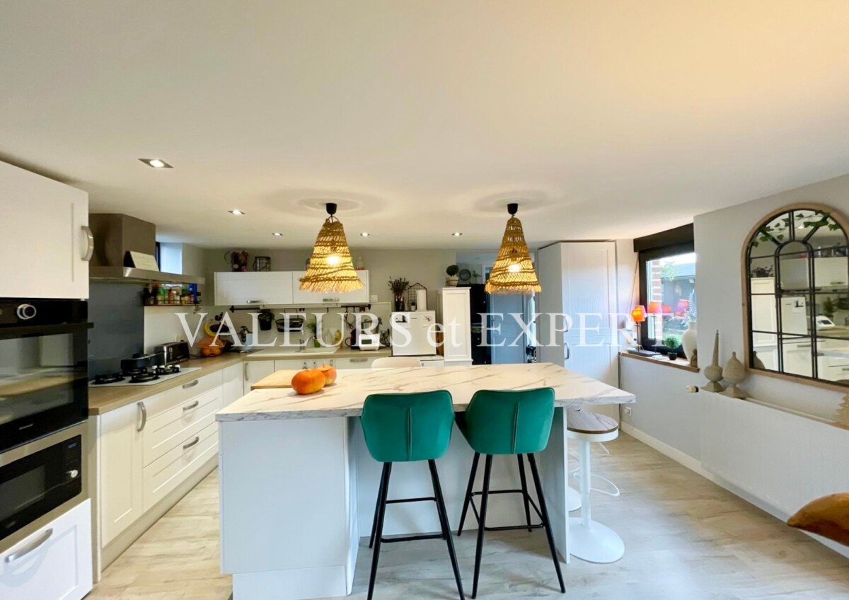 Photo 4 : TB CORPS DE FERME EN L DE 212m²HAB., VASTE JARDIN, GARAGE