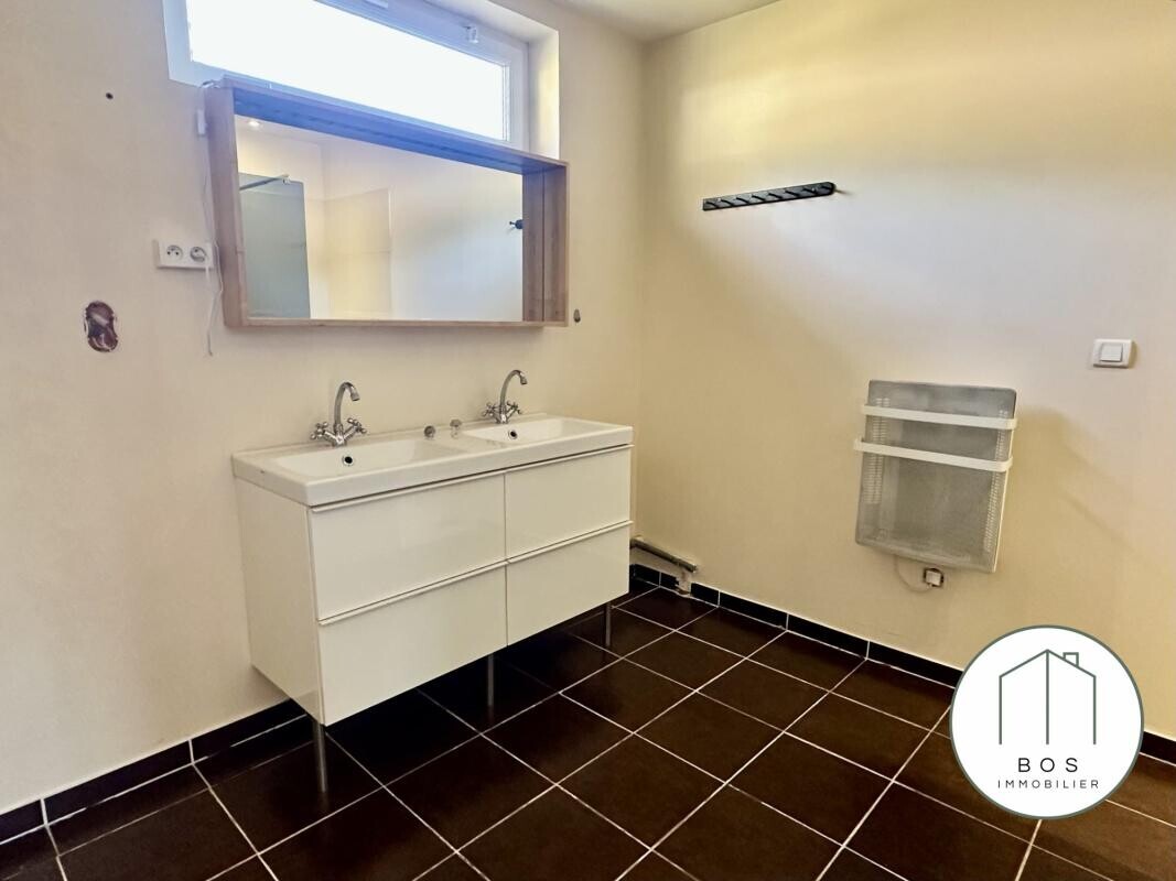 Photo 9 : Villa avec jardin et garage