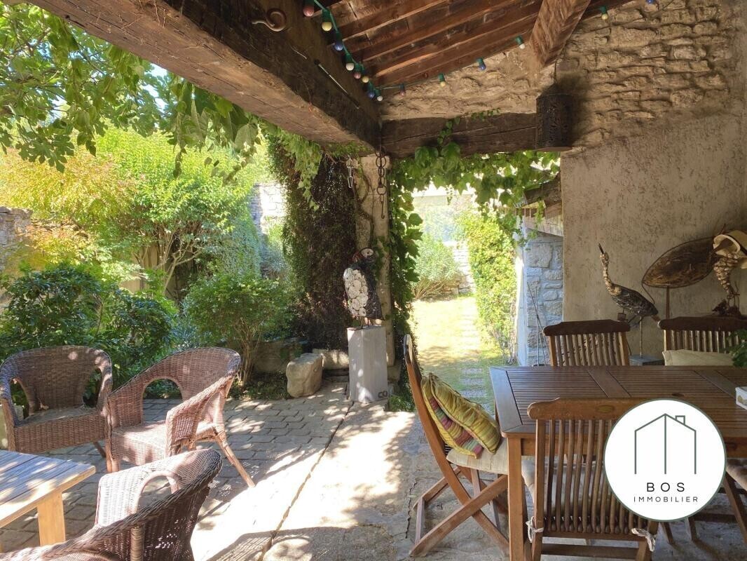 Photo 18 : Bâtisse en pierres avec piscine