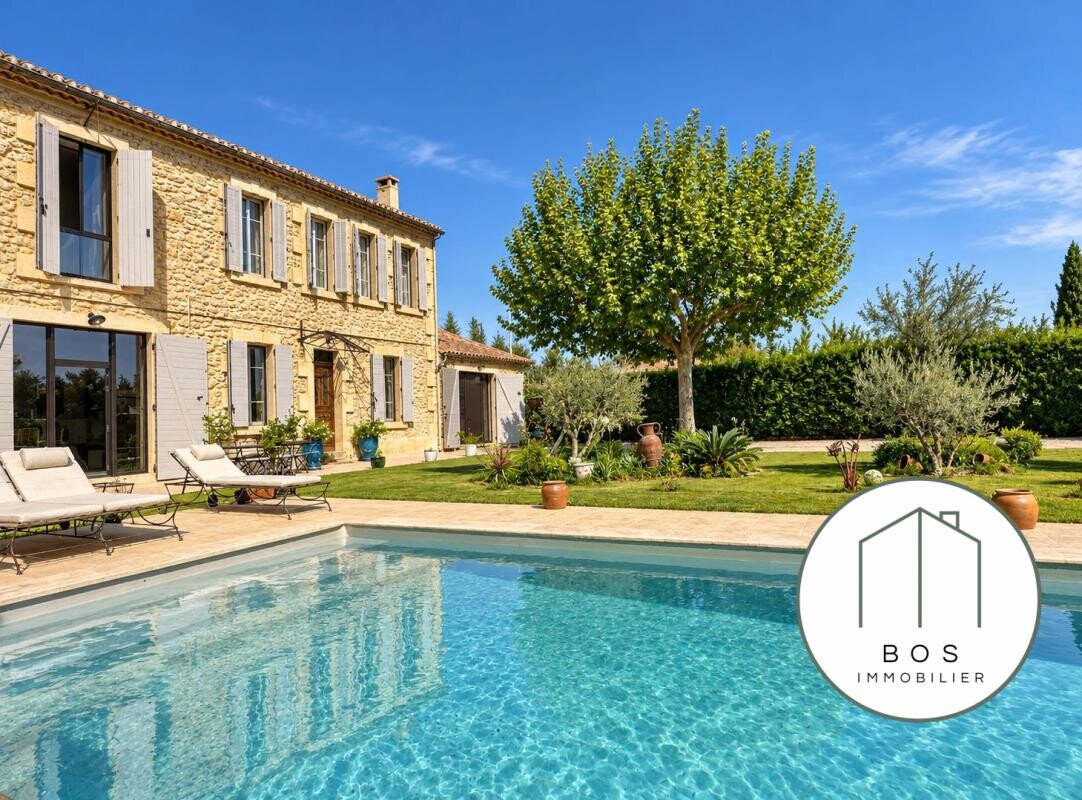Photo 2 : Bastide en pierres avec piscine
