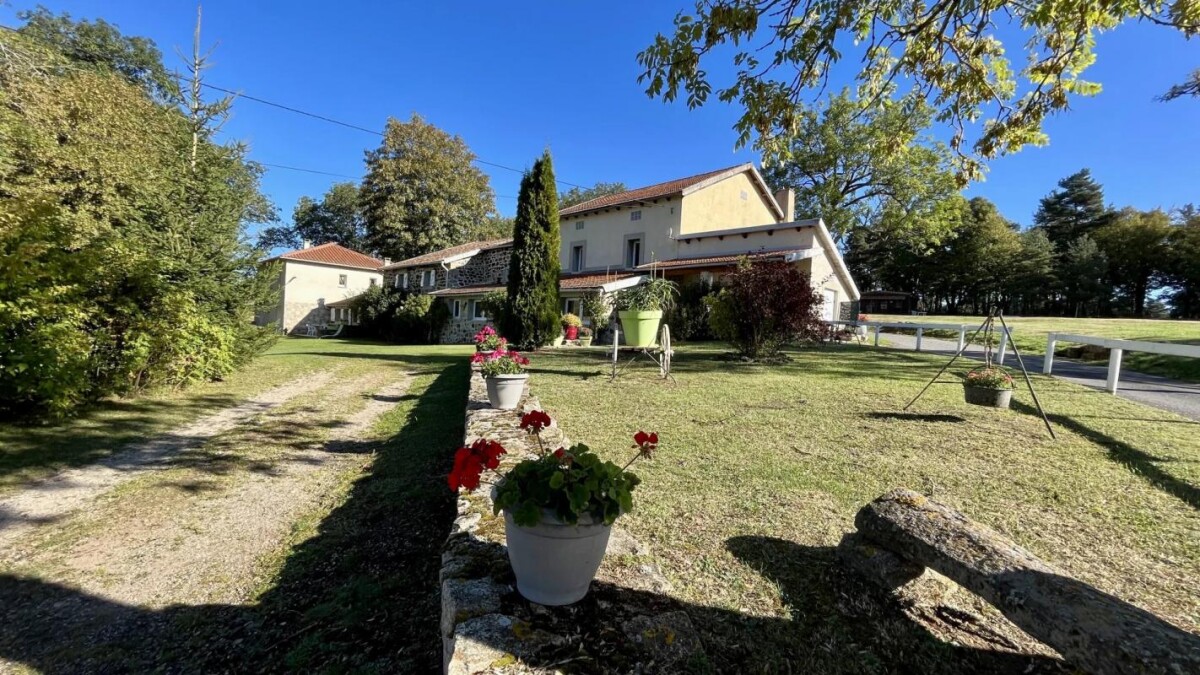 Photo 2 : Propriété au coeur des monts d'Ardèche
