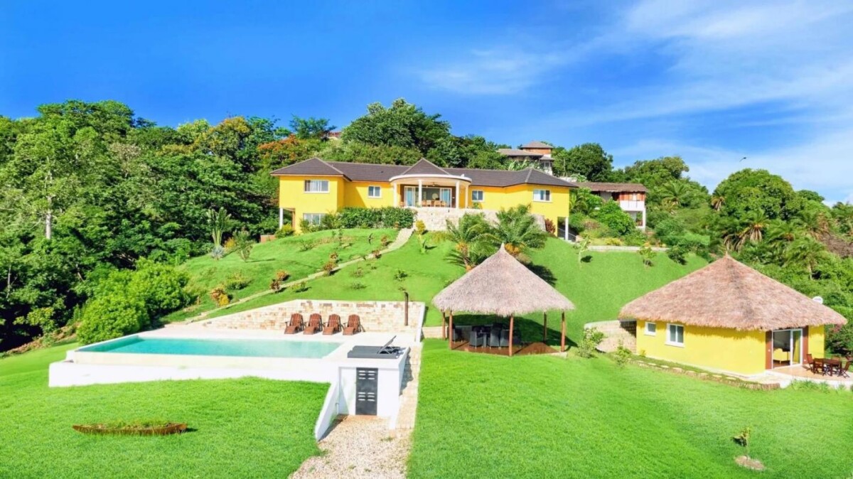 Photo 1 : Villa Vue Panoramique Mer -  Nosy Be - Madagascar - 930 000 €