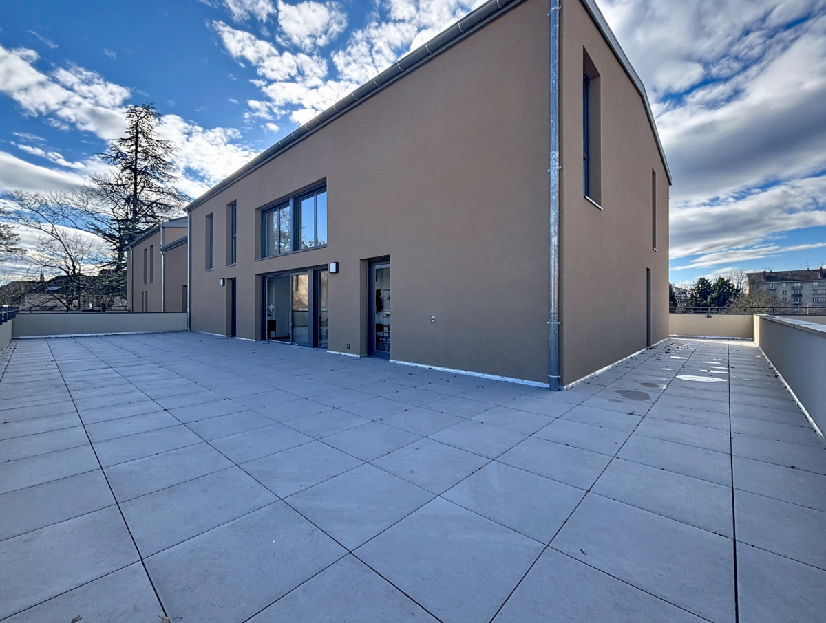 Photo 7 : Duplex / Maison sur le toit – 5P – 125 m² – Bourg-en-Bresse