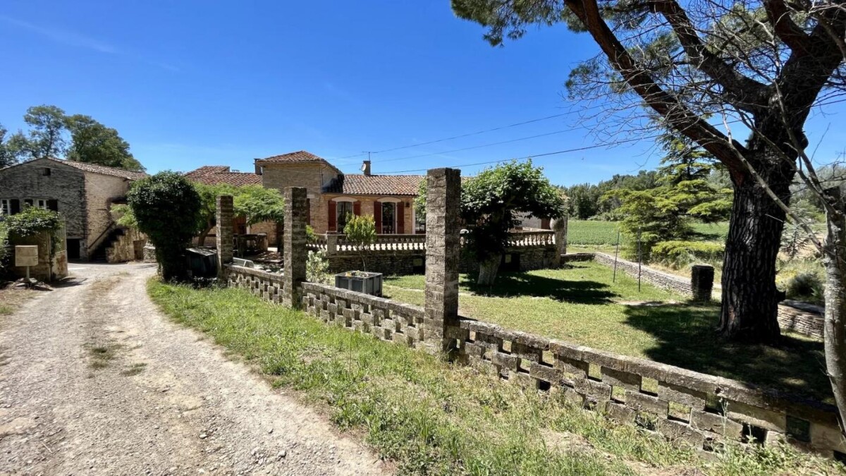Photo 5 : Ménerbes- Bastide de 320 M2 en pleine nature