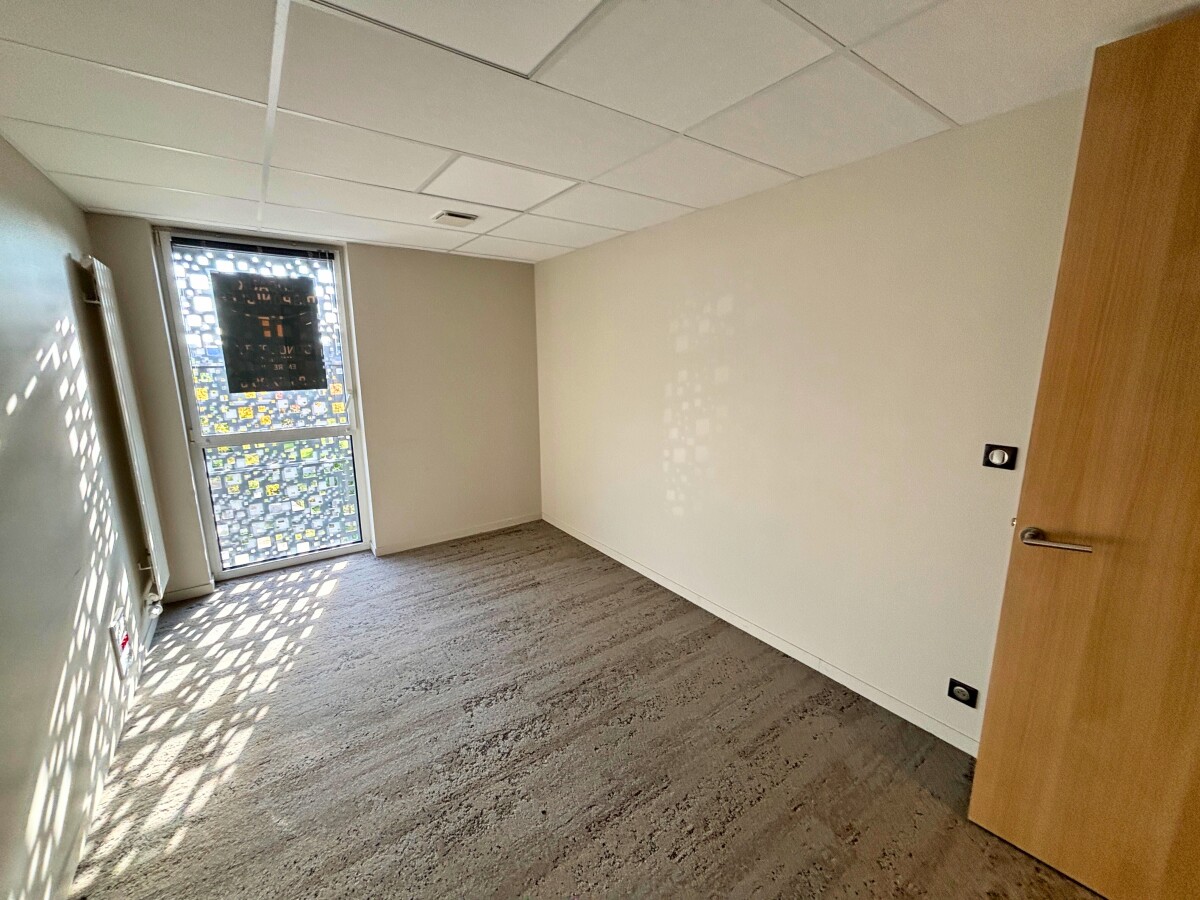 Photo 7 : Bureau - Dinan - 411m²