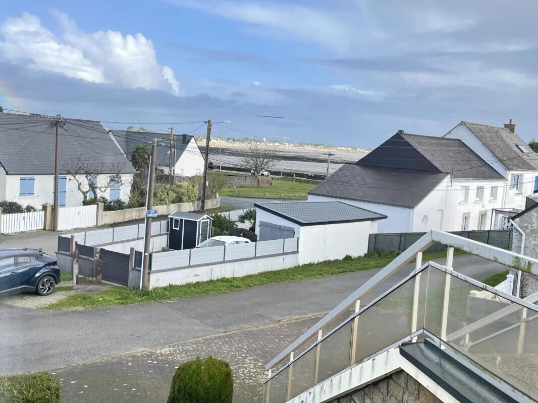 Photo 1 : T1 bis 29,17 m² + Terrasse commune - vue mer - plage 100 m Cave et Pk – 1er étage – Damgan