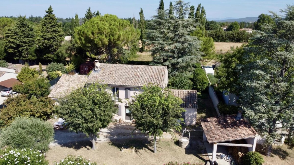 Photo 1 : Propriété de charme et caractère a L’Isle-sur-la-Sorgue