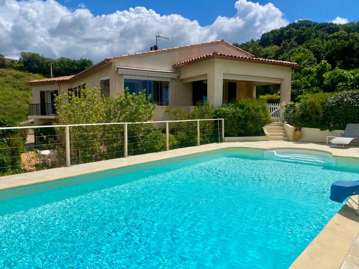 Photo 1 : Grande maison avec piscine et T2 indépendant