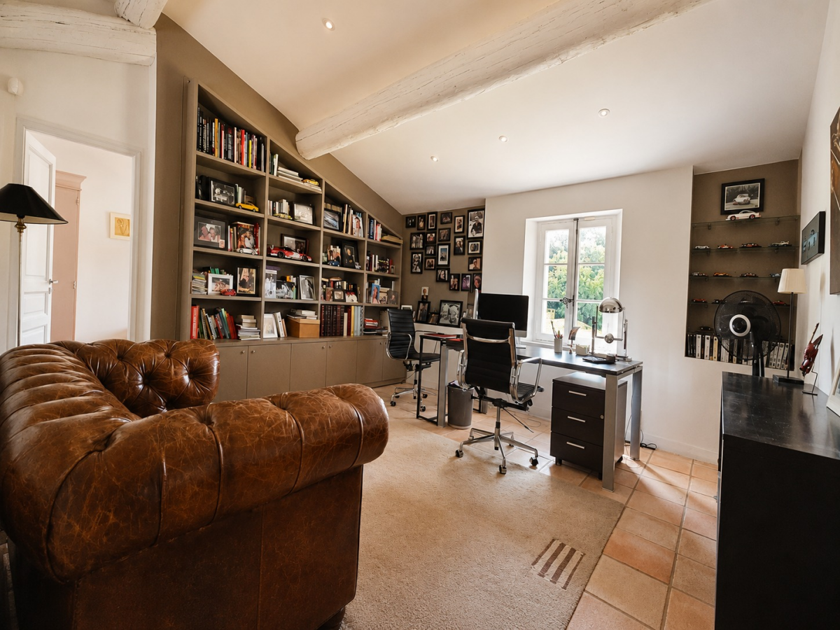 Photo 8 : Maison - Rognes - 250m²