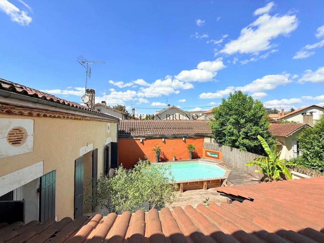 Photo 1 : À Vendre - Maison de caractère rénovée avec piscine, centre-ville de Bergerac