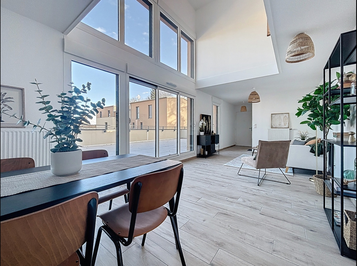 Photo 2 : Duplex / Maison sur le toit – 5P – 125 m² – Bourg-en-Bresse