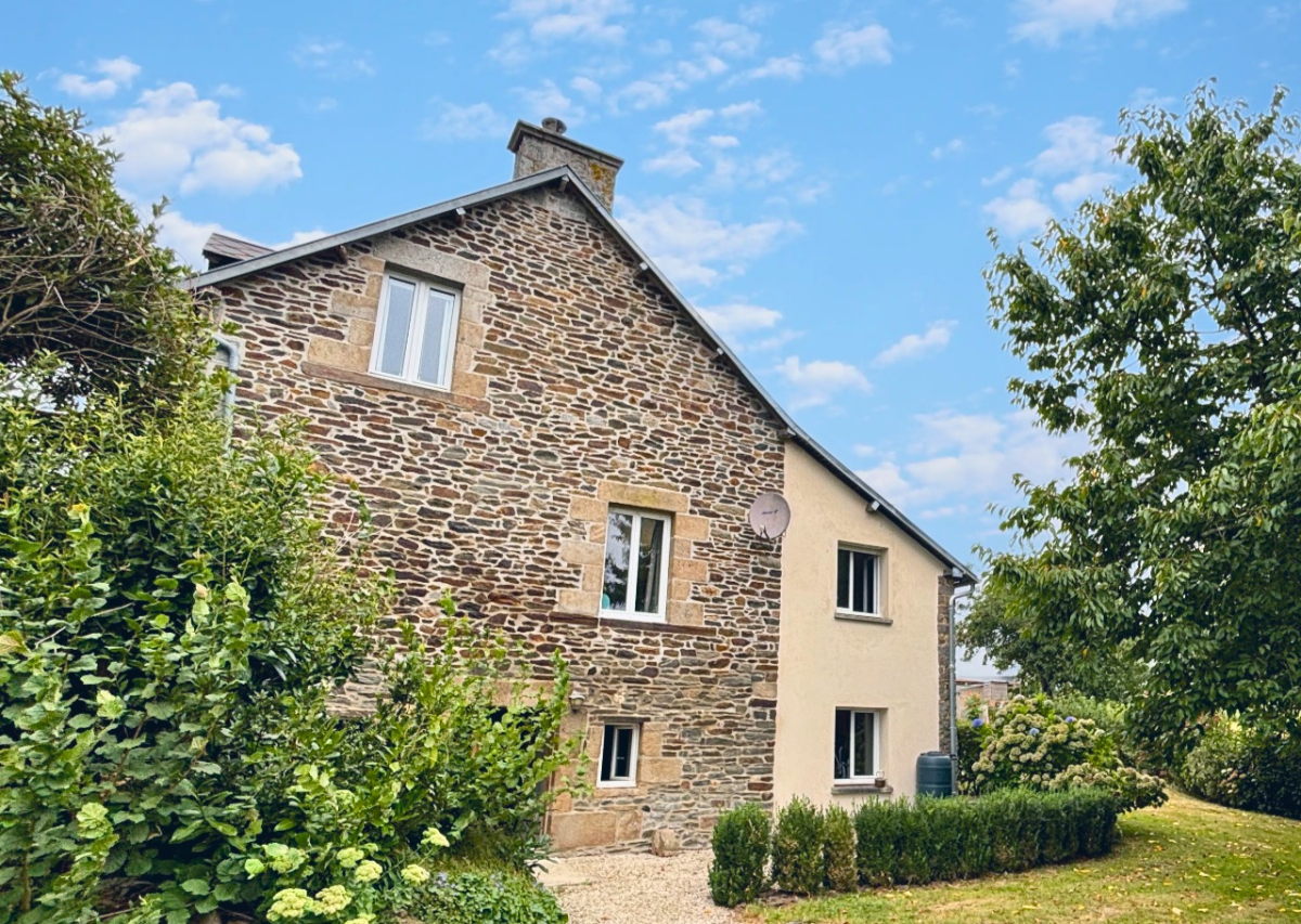 Photo 1 : Maison - Saint-Laurent-de-Cuves - 148m²