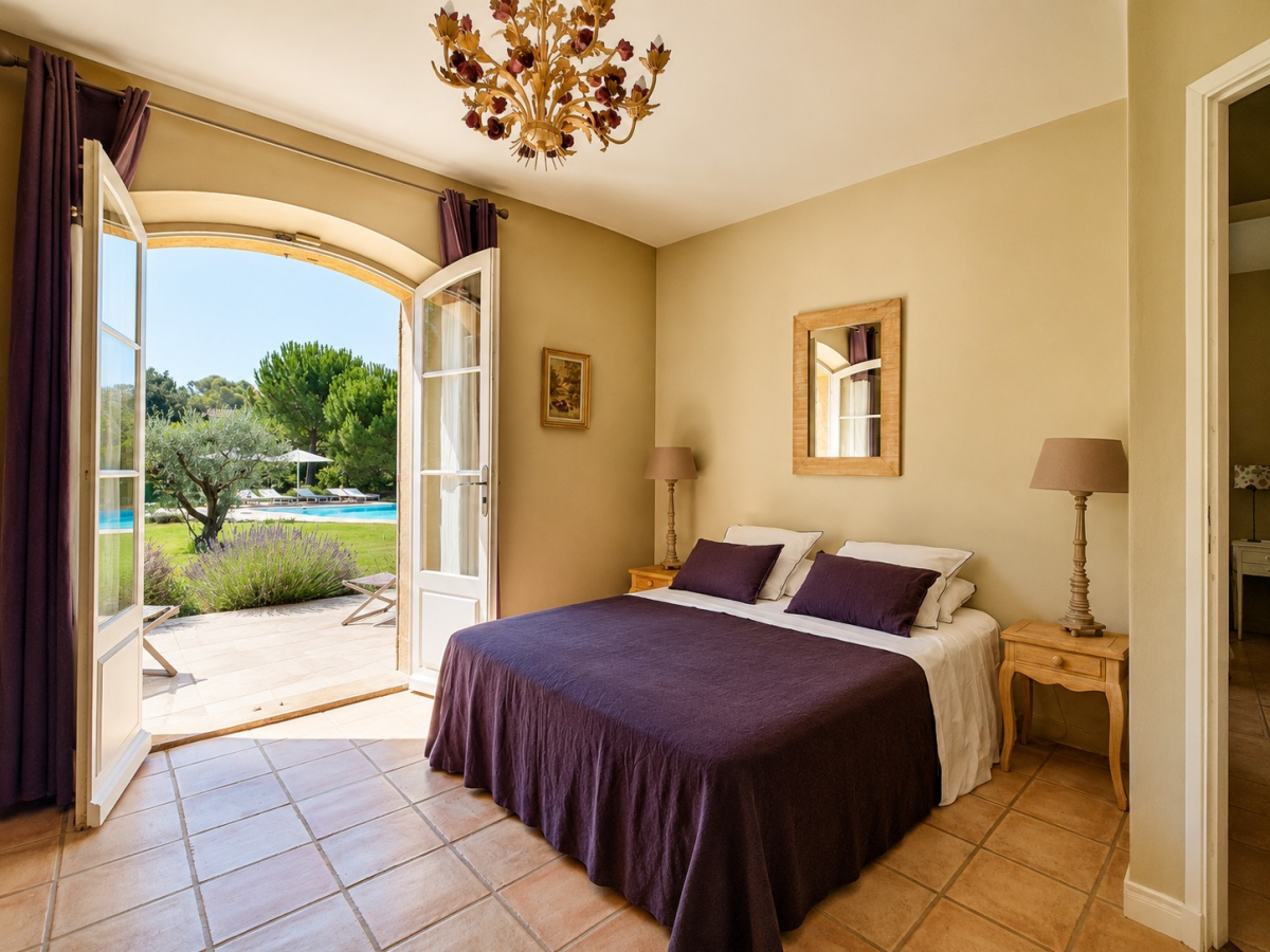 Photo 7 : Maison - Rognes - 250m²