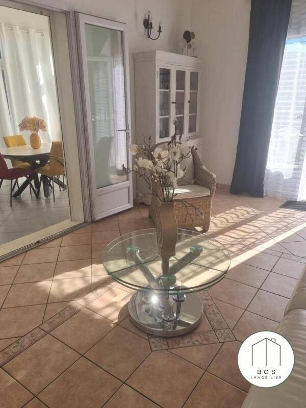 Photo 12 : Spacieuse villa avec piscine