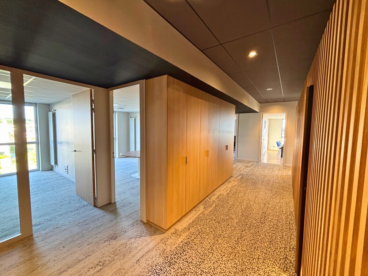 Photo 3 : Bureau - Dinan - 411m²