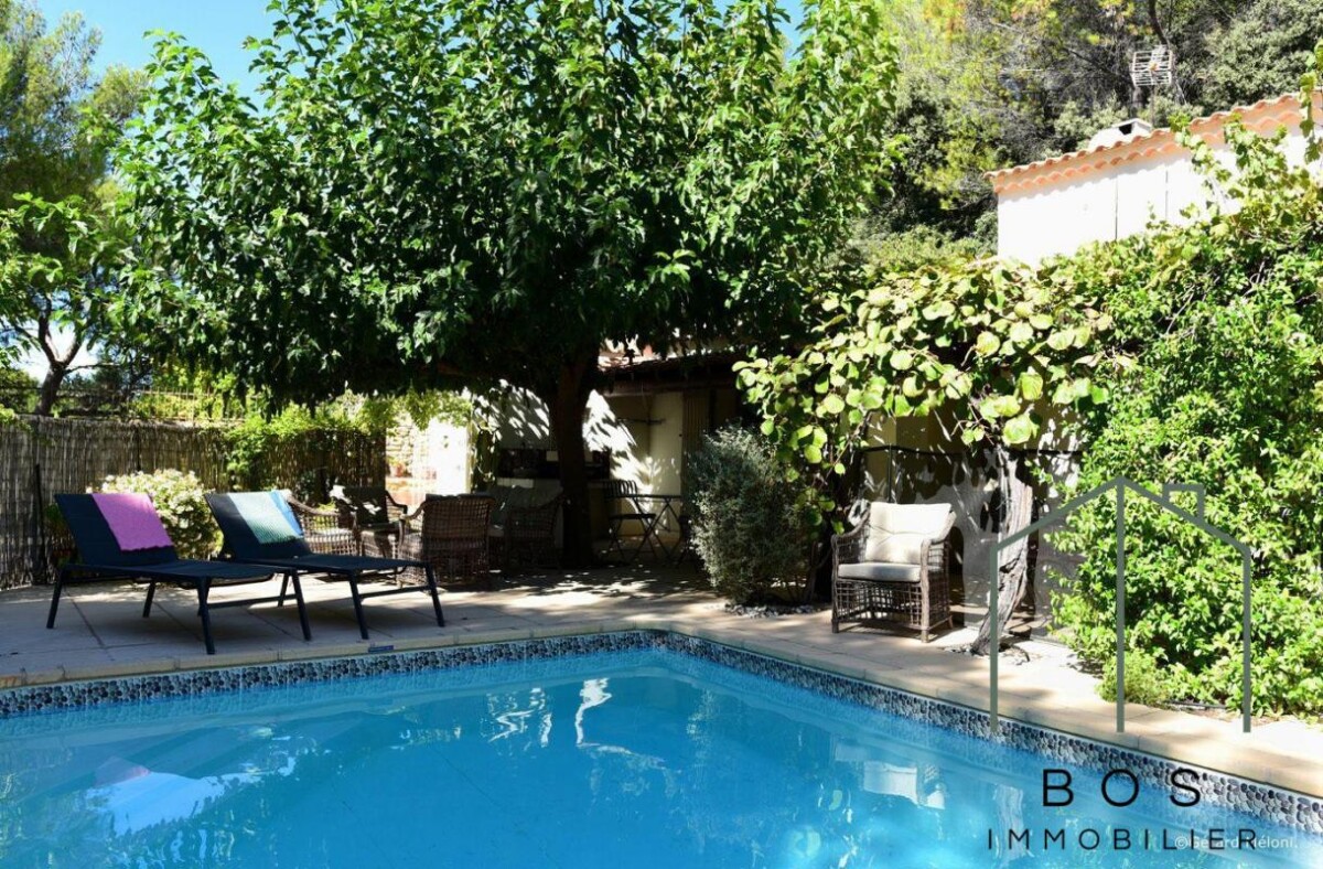 Photo 2 : Villa avec piscine