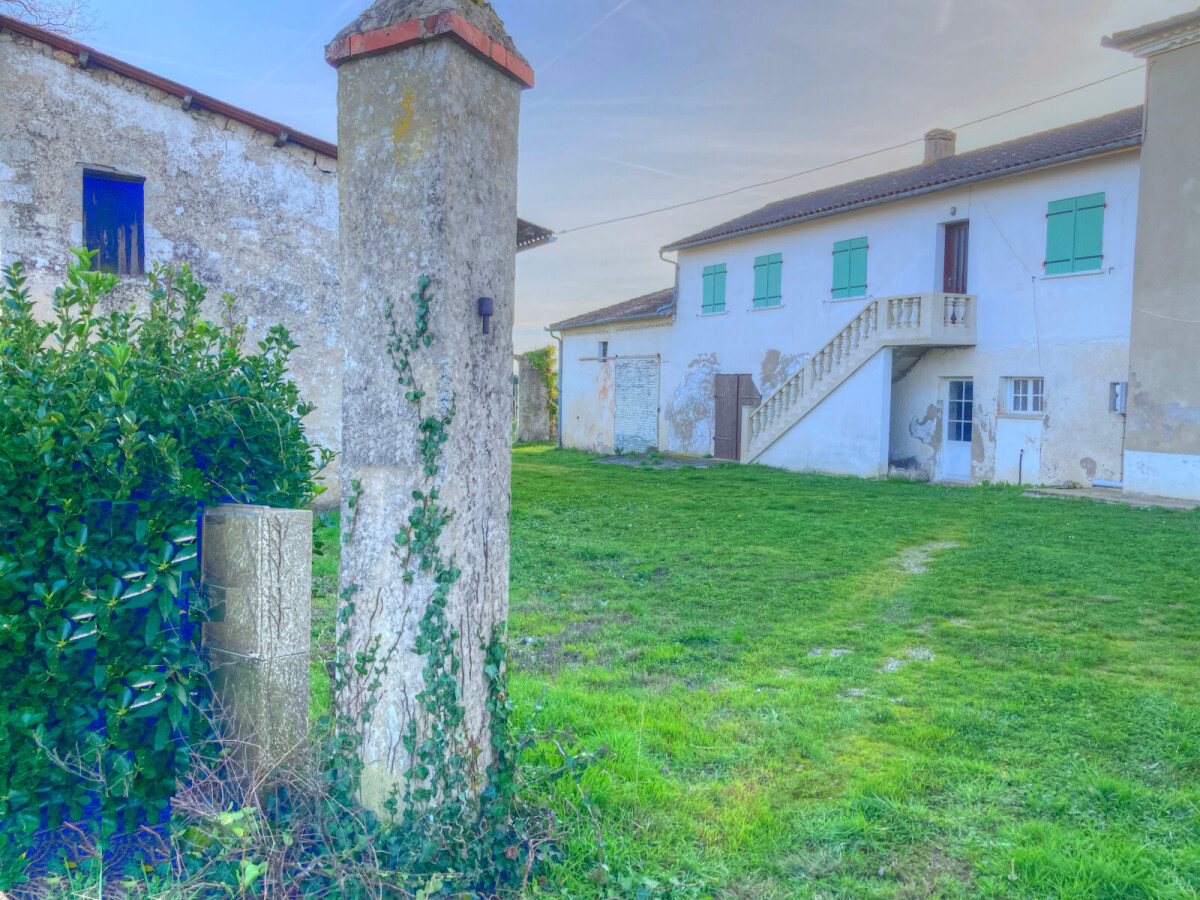 Photo 2 : Ensemble de 220m² en 2 maisons avec dépendances