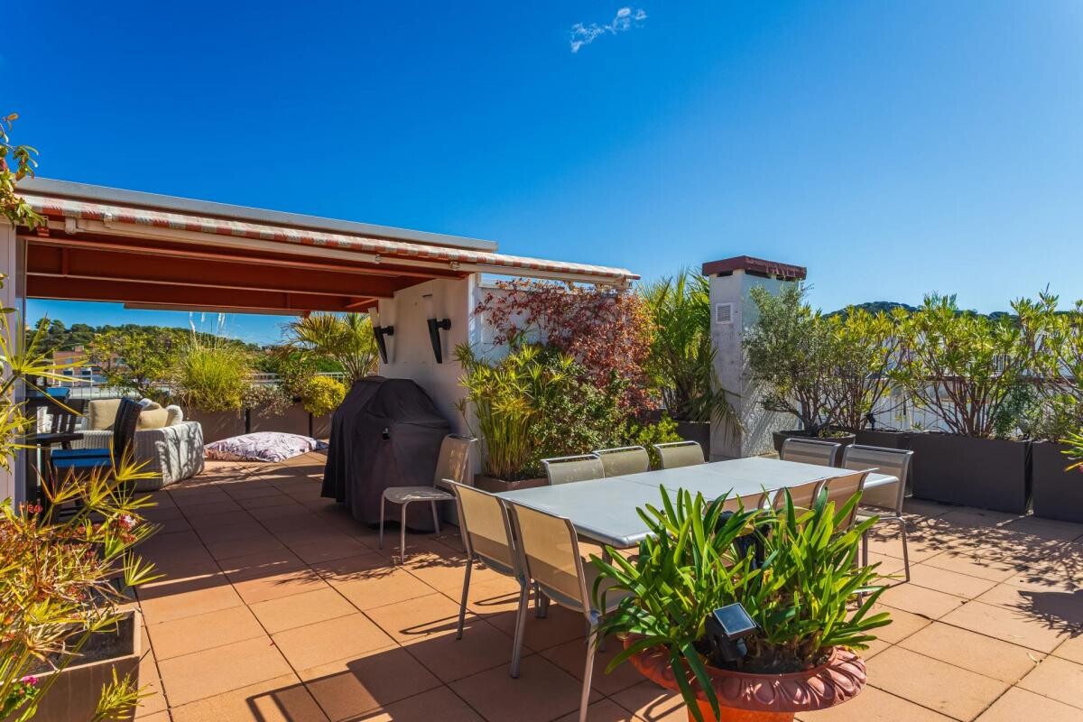 Photo 3 : Appartement en duplex avec toit terrasse à St Tropez