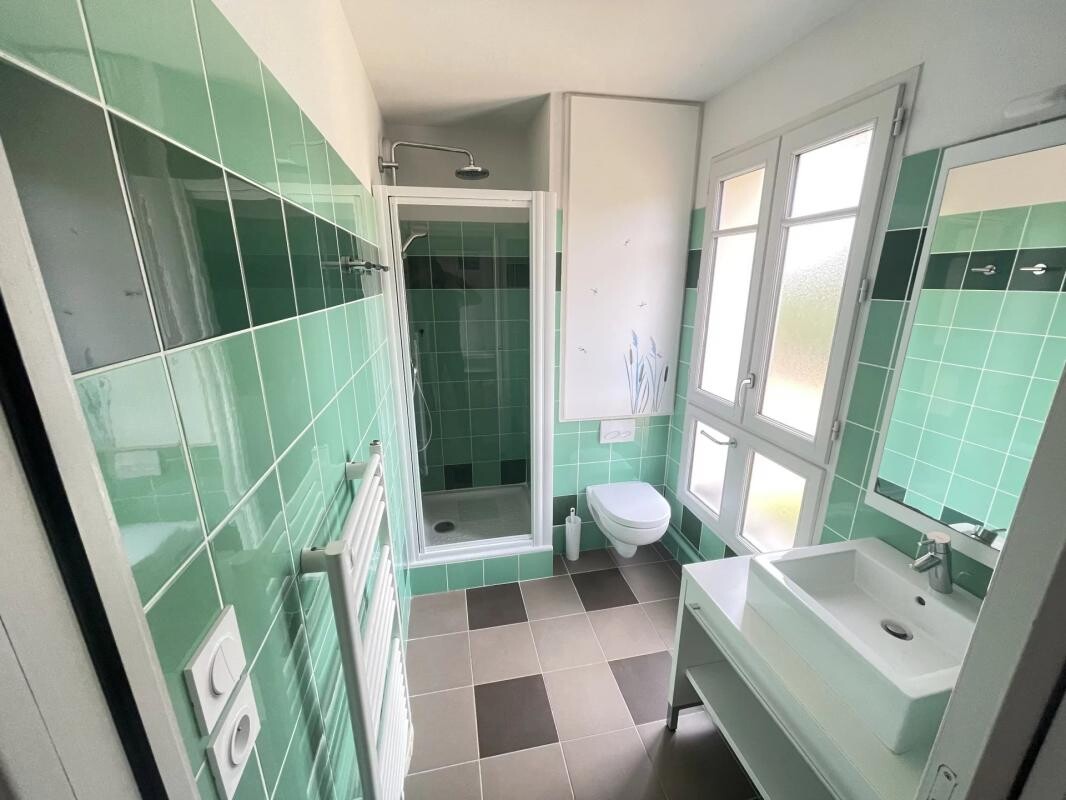 Photo 8 : T2 + cabine 34 m² avec balcon – Dans un Château avec piscine - Baden