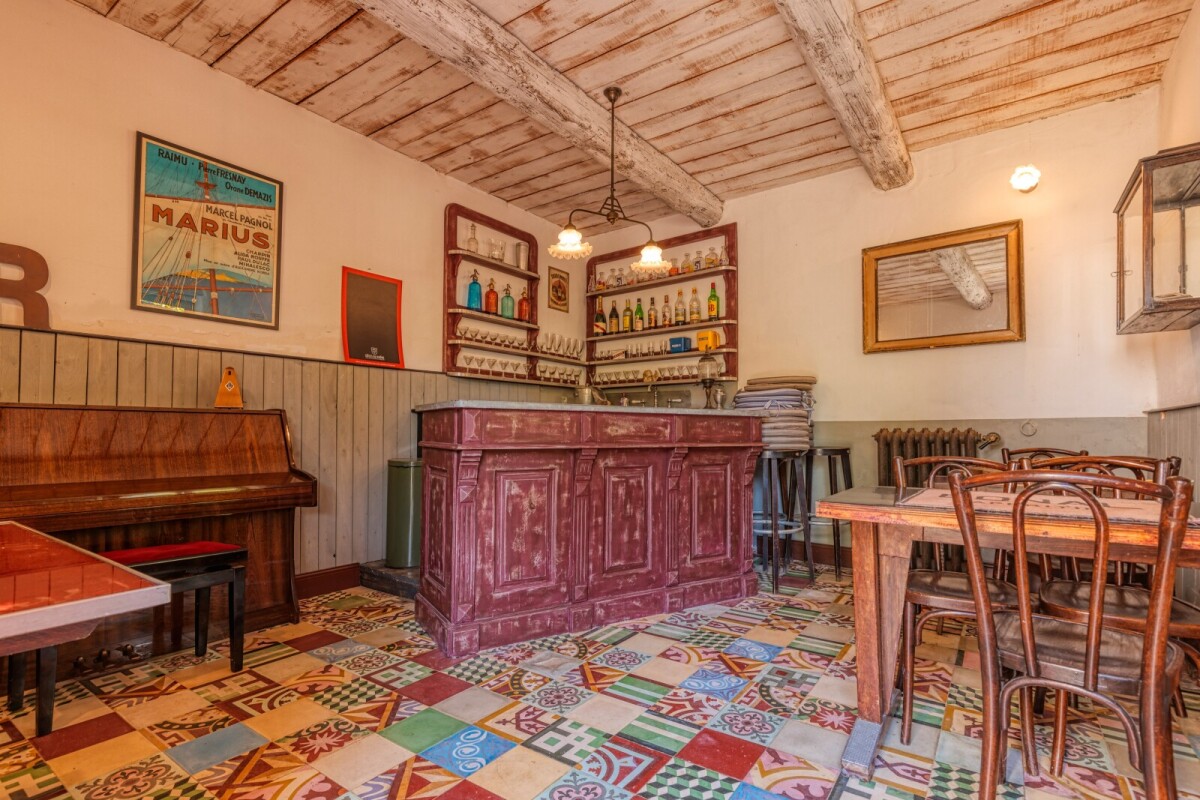 Photo 9 : Propriété - Orange - 710m²
