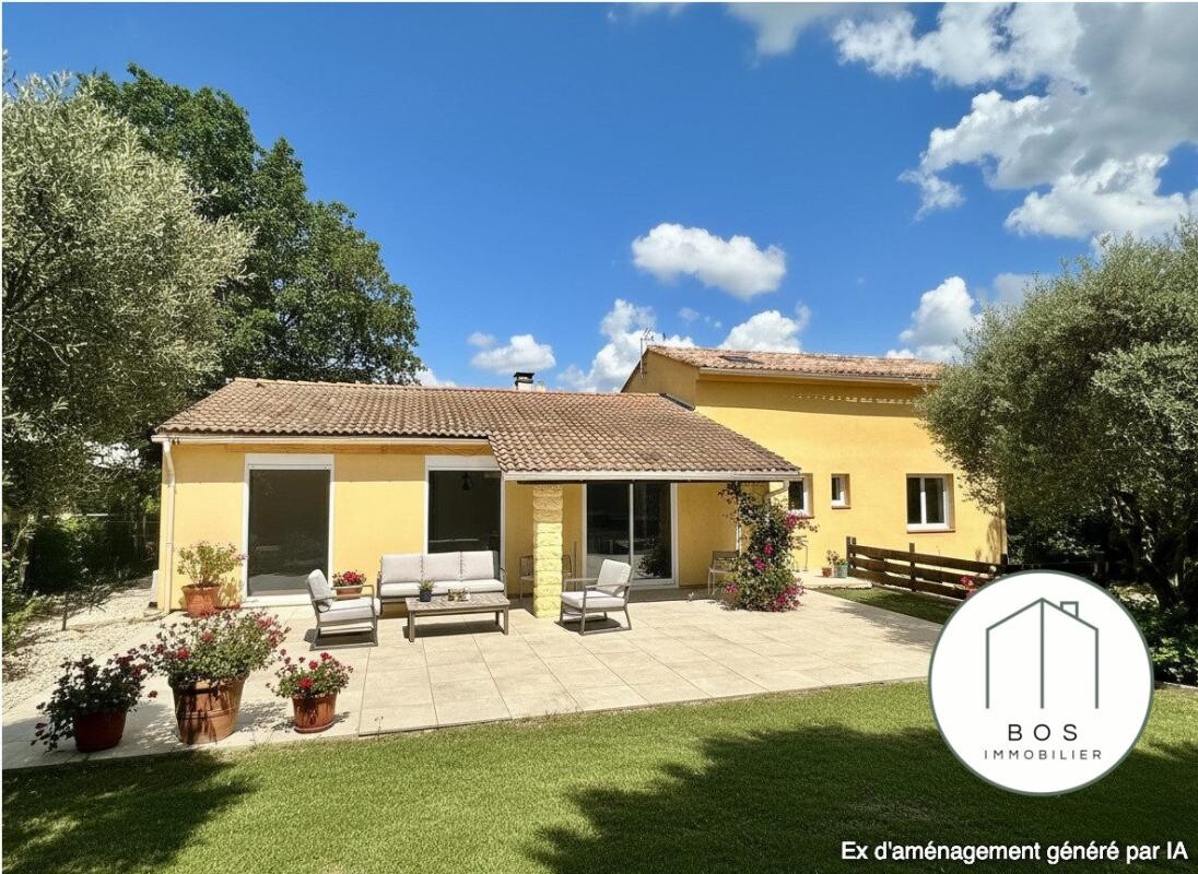 Photo 2 : Villa avec jardin et garage