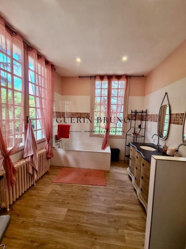 Photo 12 : Villa centre ville avec piscine