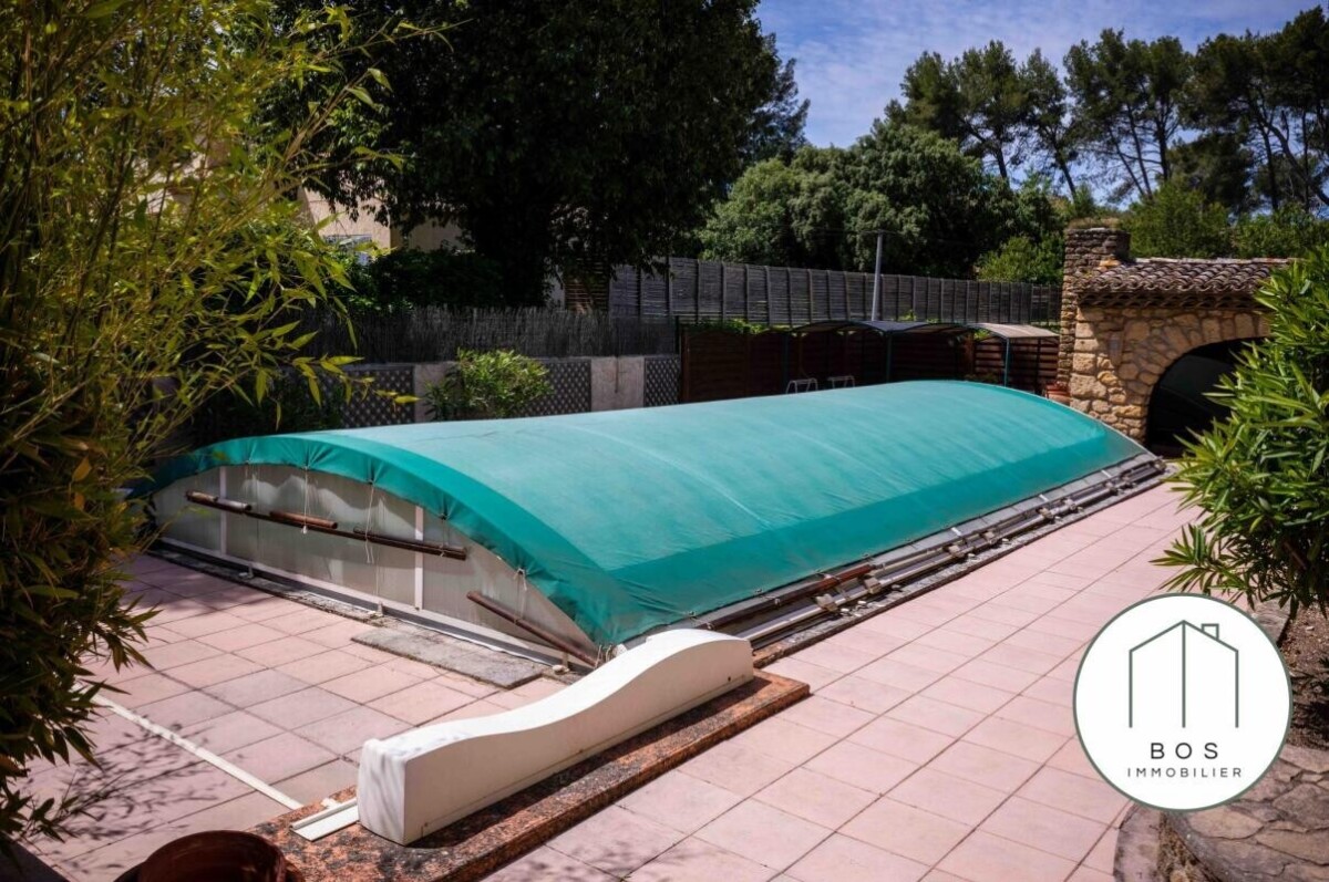 Photo 6 : Villa avec piscine et garage