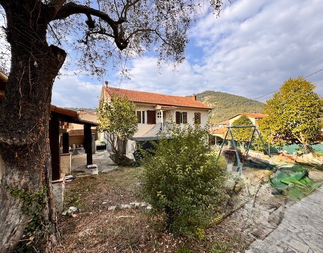 Photo 1 : Villa en 2 logements 166 m2- La Grave de Peille