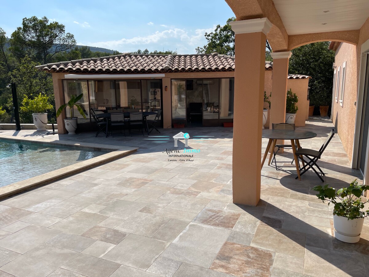 Photo 3 : Villa - Le Thoronet - 307m²