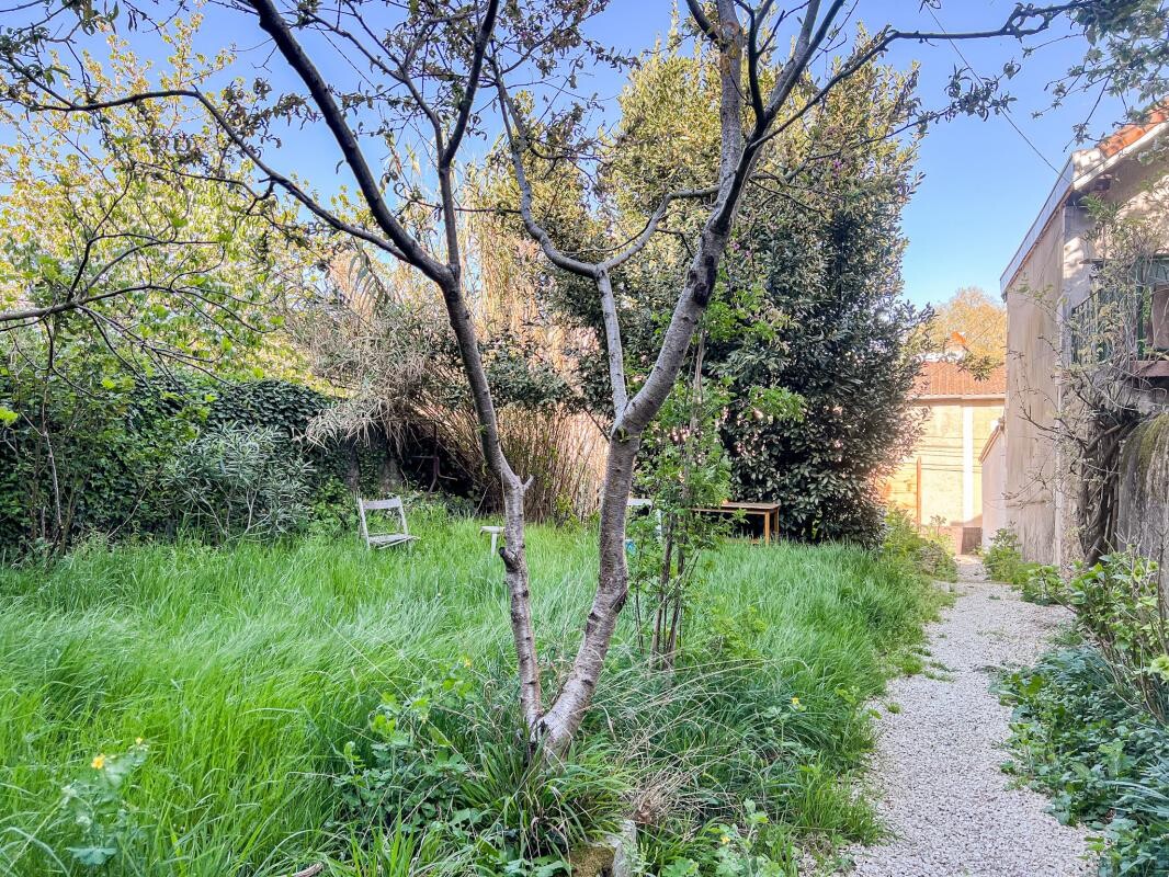 Photo 3 : Plein centre-ville de Poitiers demeure de charme avec jardin