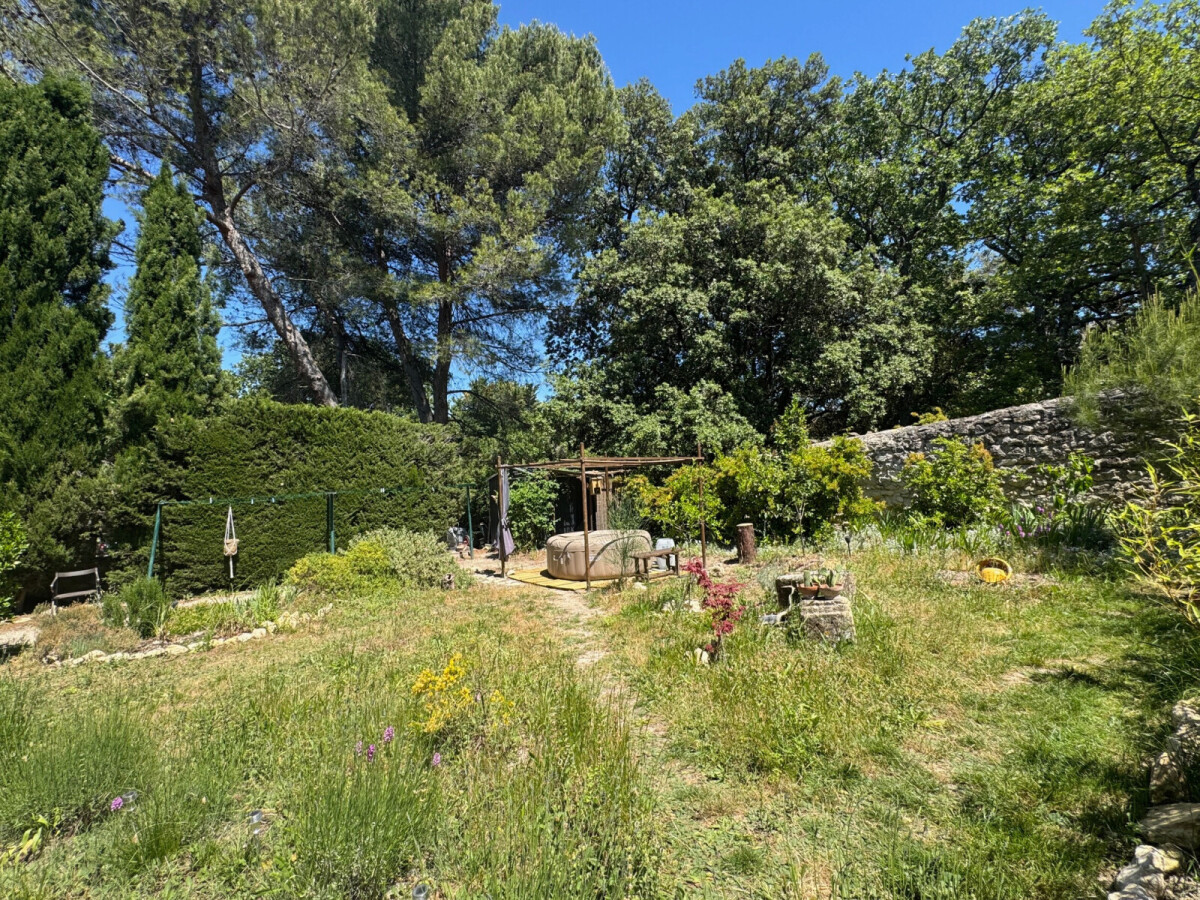 Photo 10 : Appartement avec jardin dans un ancien mas en pierres
