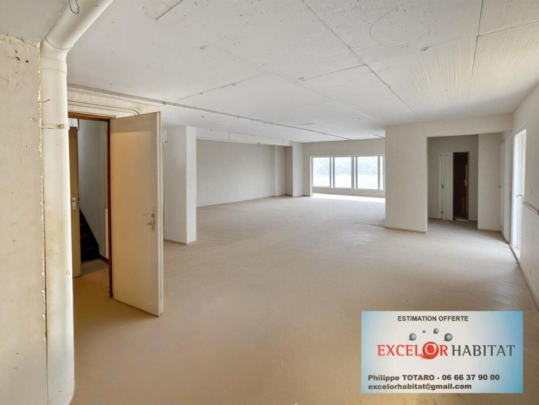 Photo 11 : Maison familiale 5 chambres avec jardin, grand séjour cathédrale, sous-sol complet, garages quartier calme, écoles et centre-ville accessibles à pied