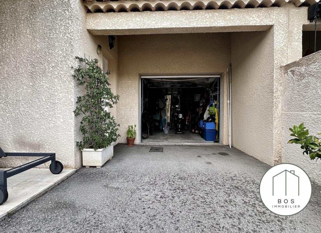 Photo 6 : Maison avec piscine et garage