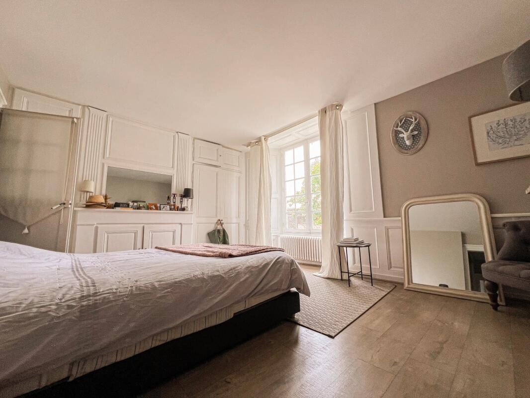 Photo 11 : OFF-MARKET Maison de charme en centre ville avec piscine et